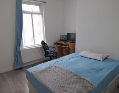 Specious Ensuite Room at Eversleigh Road E6 £960pcm